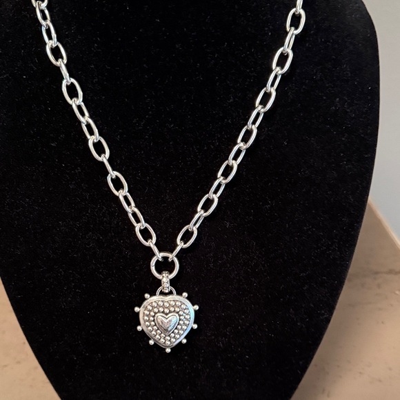 Brighton Howlite Pebble Necklace - Picture 3 of 9